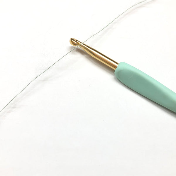 もったいない糸:934　   キッドモヘア55％ 　約320g(約4160m）