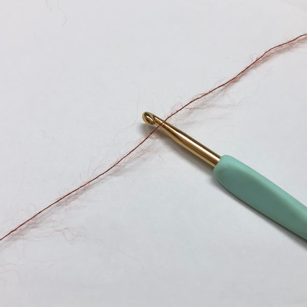 もったいない糸:935-2　   キッドモヘア55％ 　約300g(約3900m）