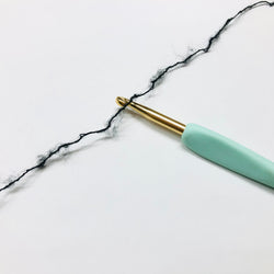 もったいない糸:981　   アルパカ混ストレッチヤーン 　約300g(約3600m）