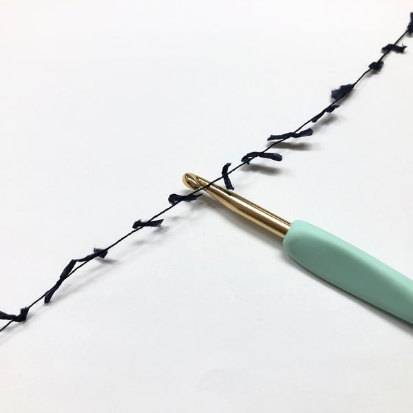 もったいない糸:983　   ナイロンスラリットヤーン 　約130g(約650m）