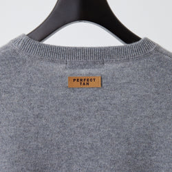 PERFECT TAN｜《SALE》カシミヤクルーネック刺繍プルオーバー〈MENS〉