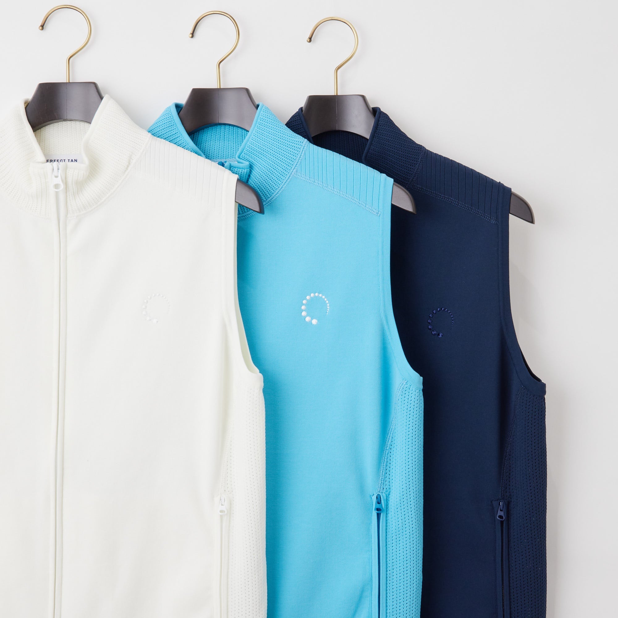 PERFECT TAN｜《SALE》テックジップアップ ニットベスト〈MENS〉
