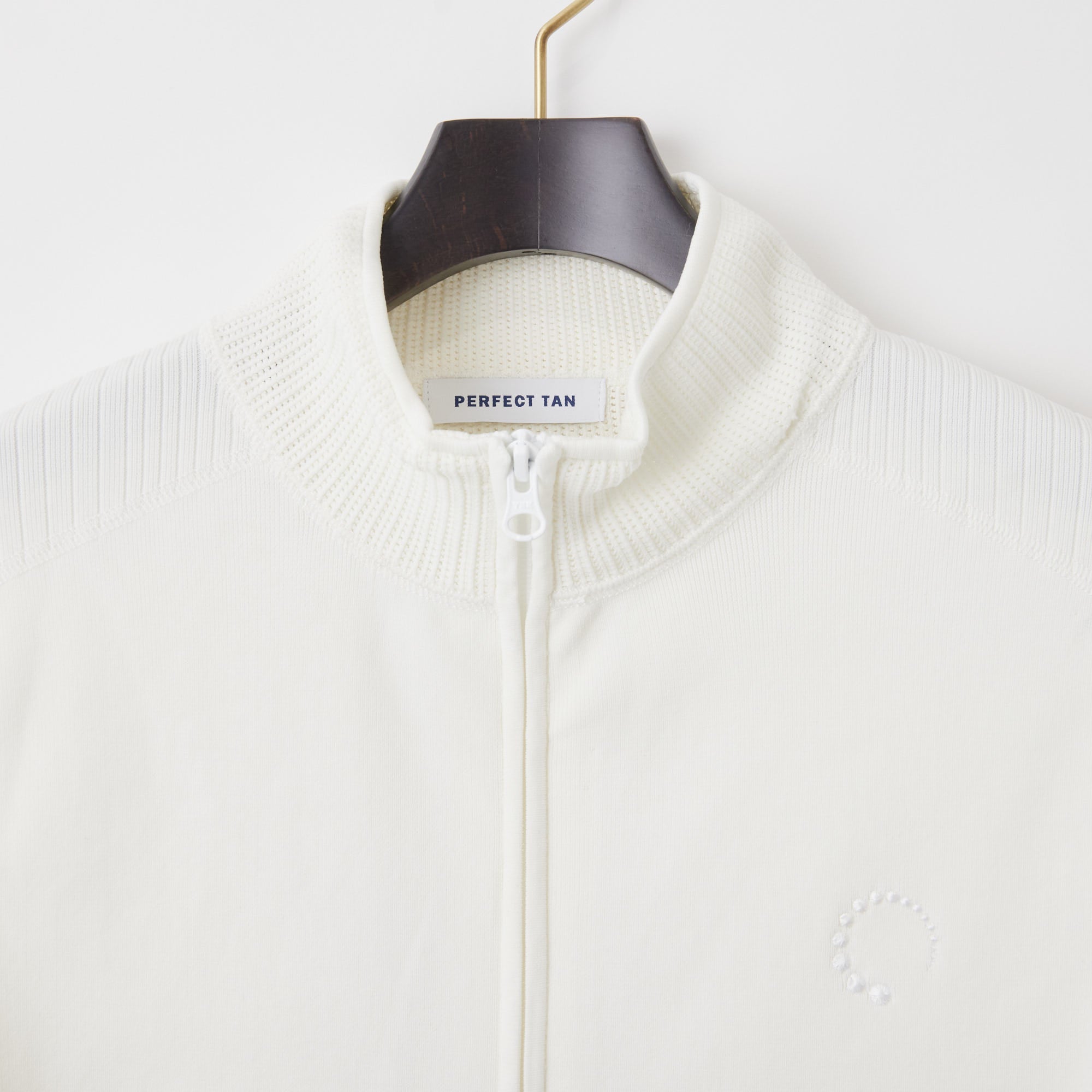PERFECT TAN｜《SALE》テックジップアップ ニットベスト〈MENS〉