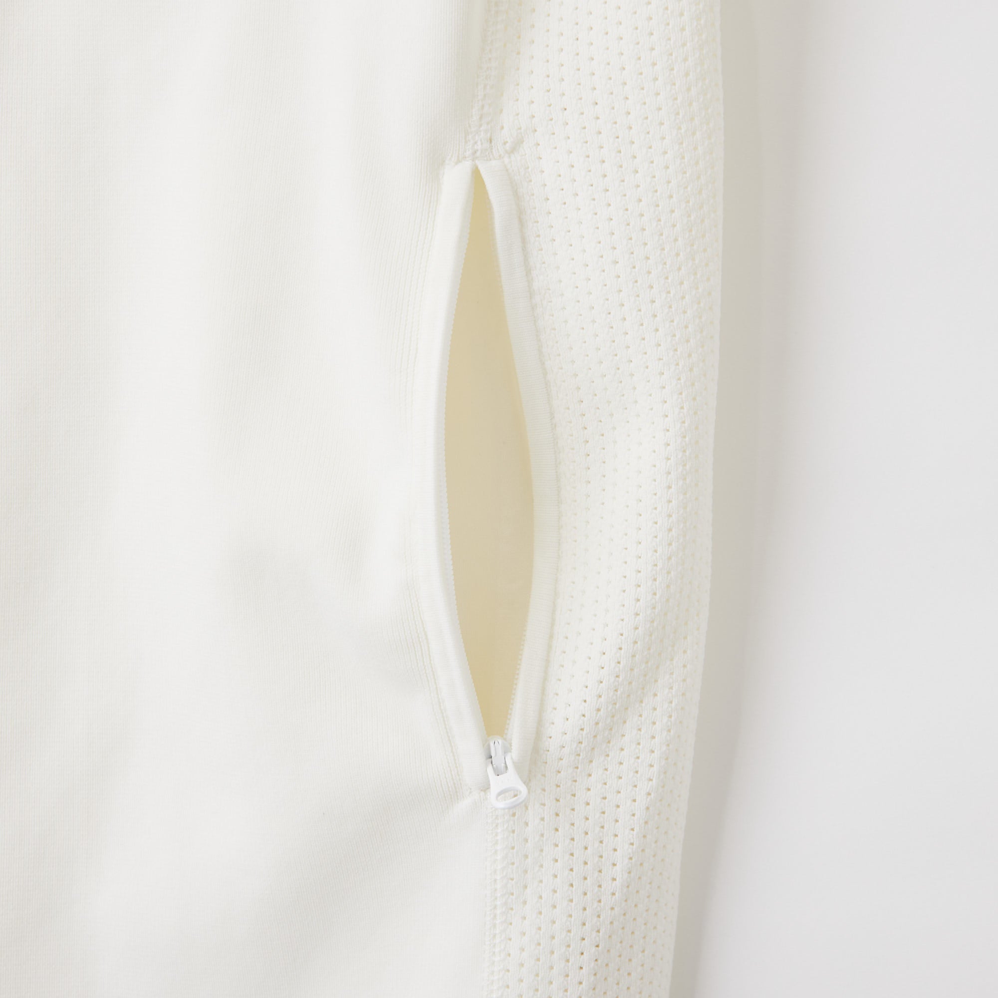PERFECT TAN｜《SALE》テックジップアップ ニットベスト〈MENS〉
