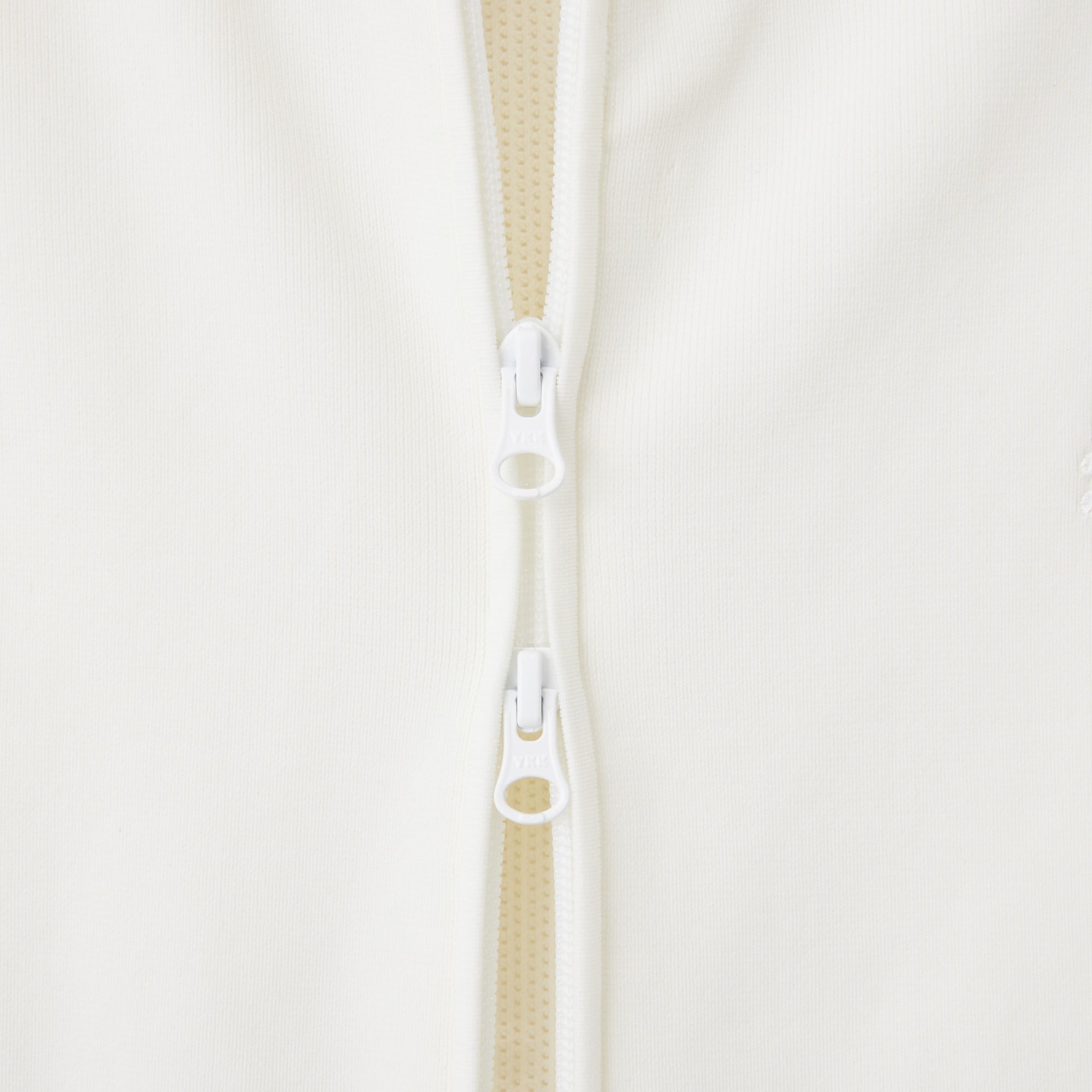 PERFECT TAN｜《SALE》テックジップアップ ニットベスト〈MENS〉