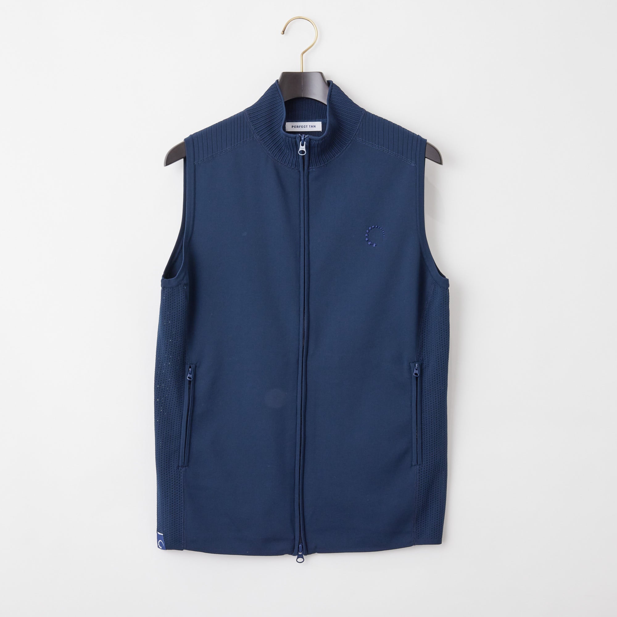 PERFECT TAN｜《SALE》テックジップアップ ニットベスト〈MENS〉