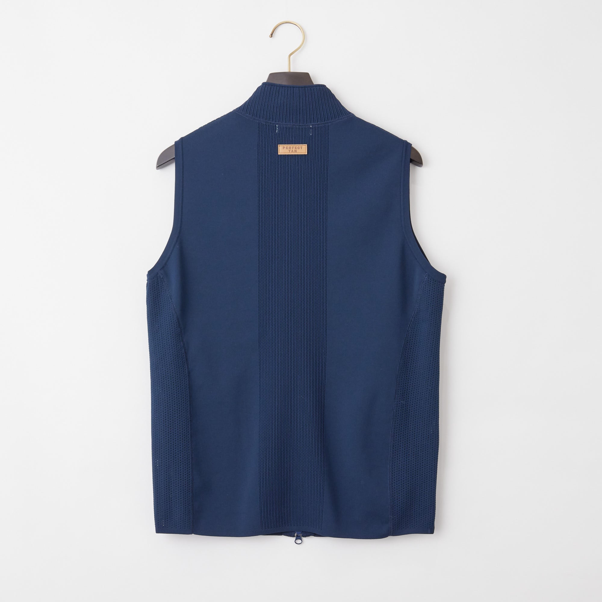 PERFECT TAN｜《SALE》テックジップアップ ニットベスト〈MENS〉